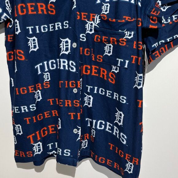 Detroit Tigers Concepts Sport Women's Zest Allover Print Button-Up Shirt & Short - Picture 4 of 12
